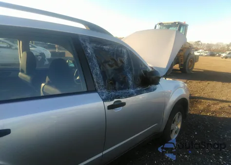 2010 Subaru Forester 2.5X из США, поврежденный, VIN JF2SH6BC7AH772382